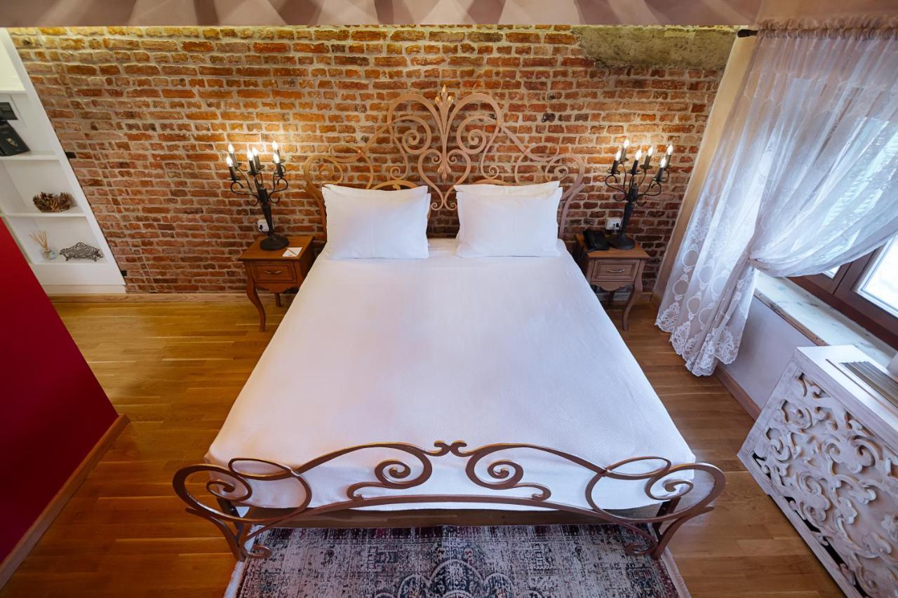 Tresor Art Boutique Hotel Korce Bagian luar foto