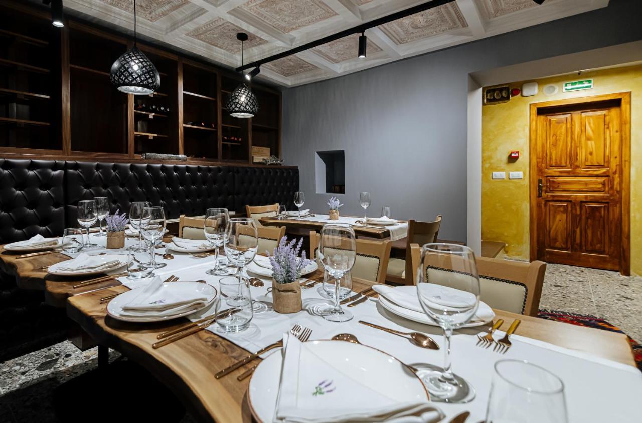 Tresor Art Boutique Hotel Korce Bagian luar foto