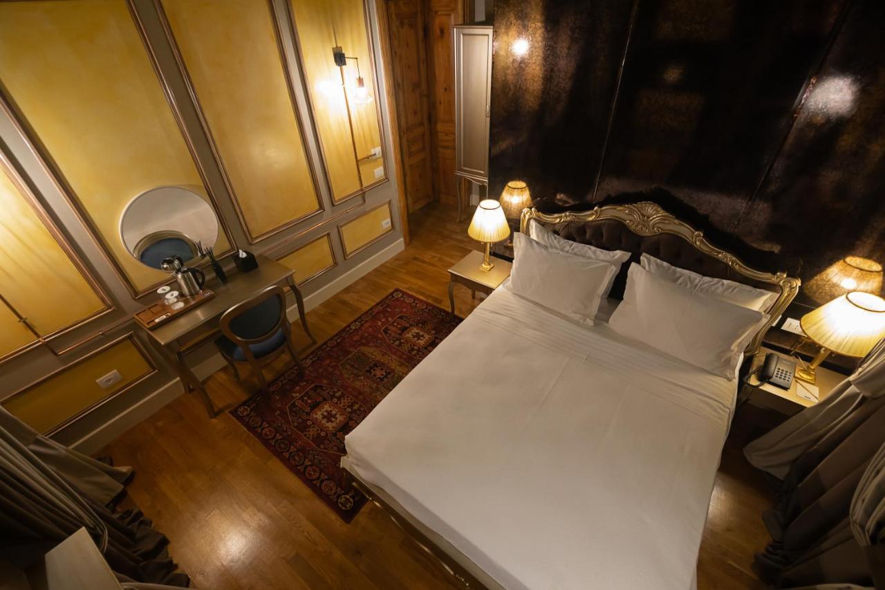 Tresor Art Boutique Hotel Korce Bagian luar foto